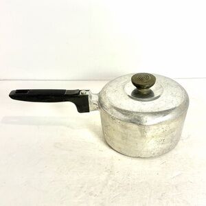 Magnalite Classic Aluminum 2 Qt Saucepan Petite Double Spout SI08C With Lid